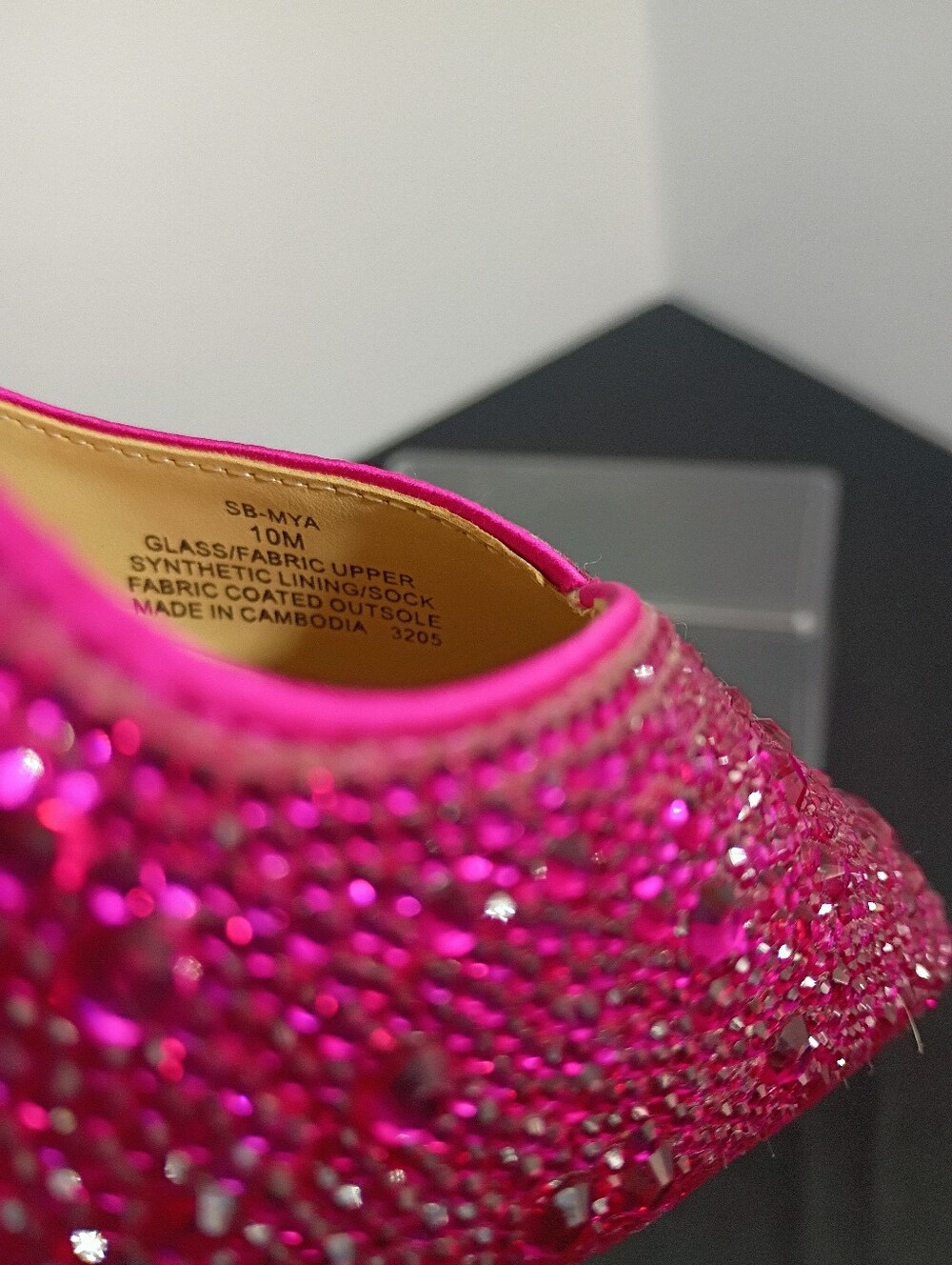 Betsey Johnson Women's SZ 10M SB-MYA Fuchsia Beaded Pointed Toe Pump Heels Shoes - Picture 3 of 8